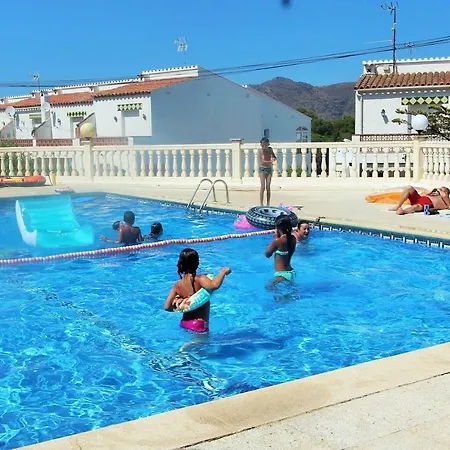 Blue Holidays; Vues & Swiming-pool Prázdninový dům *